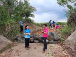 ลงพื้นที่ทำรางน้ำเข้าสระปะปาเทศบาลตำบลบ่อทอง เพื่อบรรเทาความ