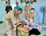 ลงพื้นที่เยี่ยมพร้อมให้กำลังใจผู้สูงอายุที่เจ็บป่วยในเขตพื้น