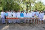 ร่วมพิธีทำบุญตักบาตรข้าวสารอาหารแห้ง แด่พระภิกษุสงฆ์และสามเณ