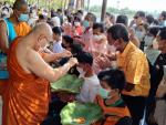 นายกเทศมนตรีตำบลบ่อทอง ร่วมพิธีปลงผมนาค โครงการบรรพชาอุปสมบท