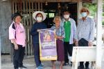 เทศบาลตำบลบ่อทอง ลงพื้นที่มอบปฏิทิน สวัสดีปีใหม่ 2566 แก่ประ